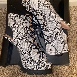 Snake skin print, open toe, lace up, heels